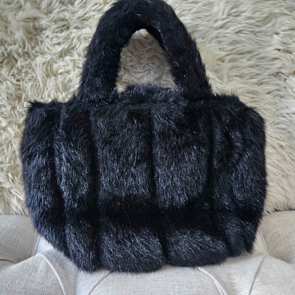 La Rue- Black mini Faux fur fluffy shaggy satchel handbag - Picture 1 of 6